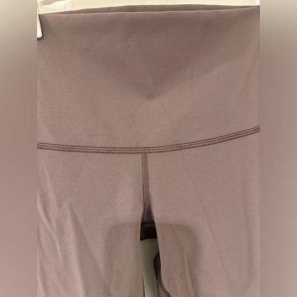 NWT - lululemon athletica cropped leggings - Picture 3 of 4